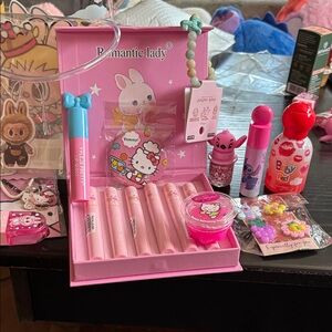 Pink 'Romantic lady' Hello Kitty Cosmetics Set